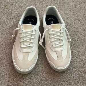 “Sperry: Women’s Top Sider Shoe- NWOT size 6”